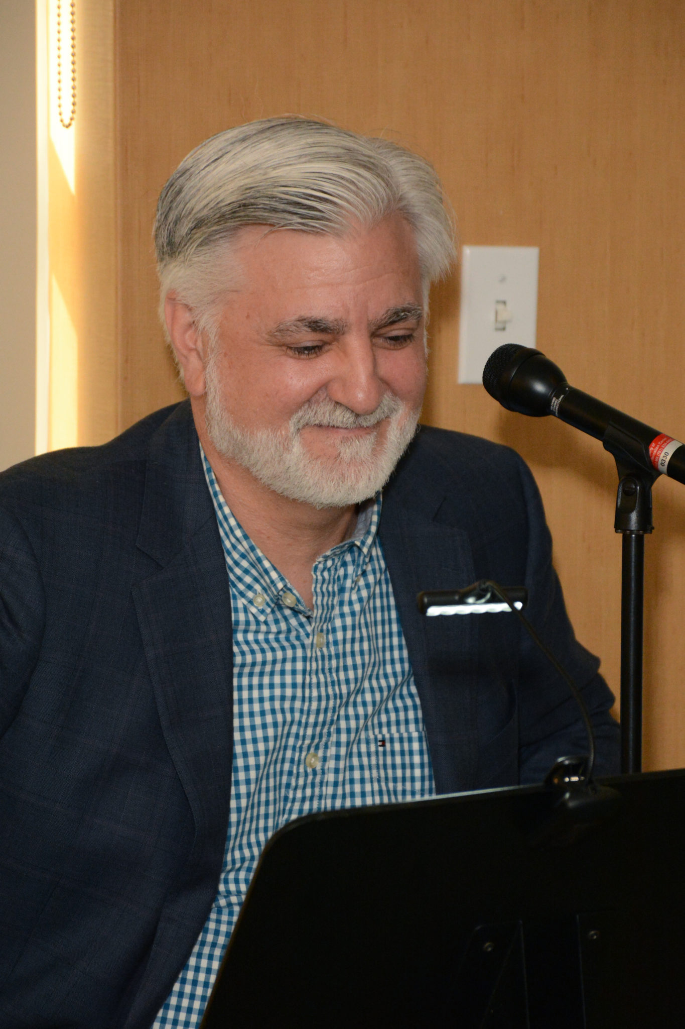 Sunset Boulevard Radio Play: 40-Year Anniversary Performance 3 Eric Joseph, Executive Director of the Bay Colony Shakespeare Company, and play director, takes the podium.